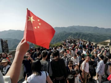 中国大型連休、24億人が移動　過去最多、海外人気は日本
