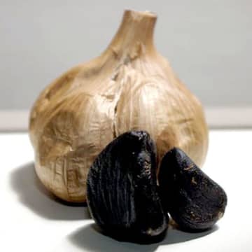 「黒ニンニク」にはポリフェノールが生の数倍！抗酸化能がスゴイ【時間栄養学的「気になる食品」】
