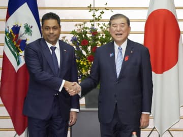 石破首相の「万博外交」最終盤　ハイチ議長と治安で意見交換