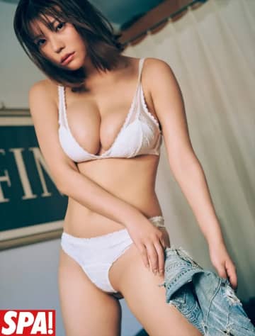 月花めもり、“ホラー感”をモチーフにHカップ美ボディ披露
