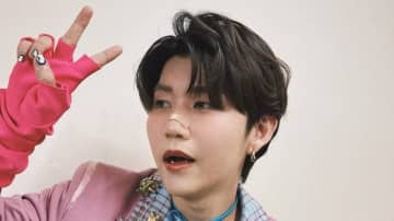 ミセス若井滉斗 幼少期写真のプリントケーキで29歳誕生日を報告！やんちゃに笑う愛らしいショットに反響「めちゃくちゃかわいい」