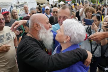 「戦争が終わる」喜び爆発　ガザ、トランプ氏に感謝も