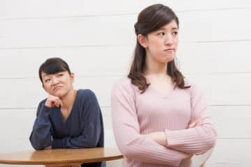 「うちの子より学歴があるのはよくない」義母から“学歴詐称”を要求された女性、彼氏にも同居を迫られる事態に【前編】