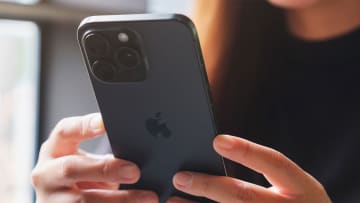 「やっぱりiPhoneが一番」スマホ満足度トップ3を独占　利用者の6割は“キャリア変えない派”