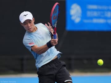 第5シードの熊坂拓哉が3時間の熱戦を制して準々決勝へ。シングルスは男子8強、女子4強が出揃う [第100回 全日本テニス選手権]