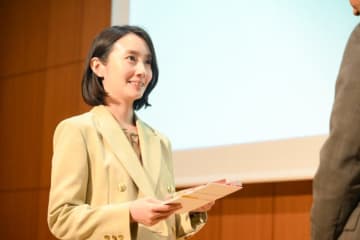 今夜スタート『フェイクマミー』波瑠＆川栄李奈が禁断の“ニセママ契約”を結ぶ主人公に
