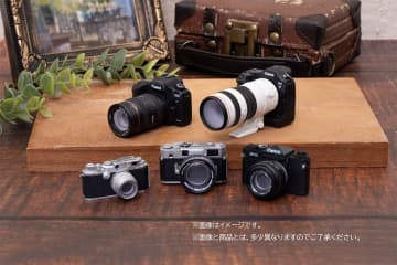 キヤノンのカメラがワンコイン!? 歴代の名機を忠実に再現して「ガシャポン」になった