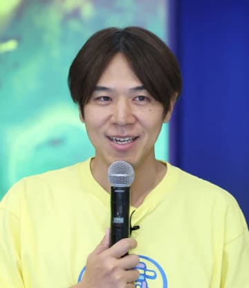 「売れるレベル」ロッチ・コカドの手作りジャケットに絶賛の声「デザイン素晴らしい」「内ポケットめちゃ便利そう」