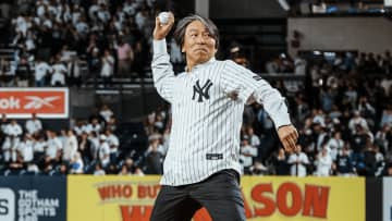 松井秀喜、ヤンキースタジアムで“凱旋始球式”　久々のピンストライプ姿にファン沸騰「GODZILLA POWER」「ヤンキースでもレジェンド」