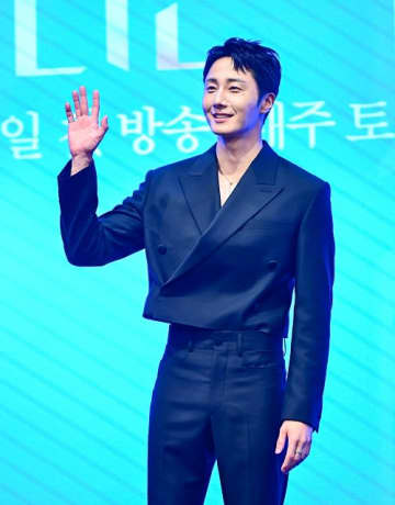 デート中のような写真を投稿して自ら熱愛説を浮上させてしまった韓国俳優　好意的に受け止められているワケ