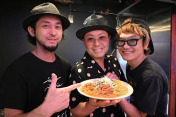 大阪「カレー大作戦」全国の名店２２店１１組の限定コラボカレー登場