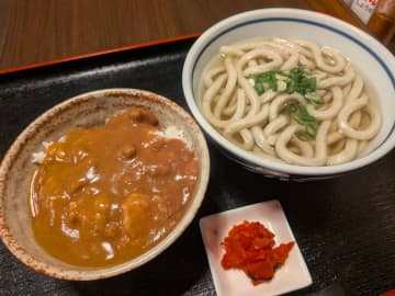 【神保町】駅直結、丼とセットで810円！？「エエイチ」の絶品うどんランチ