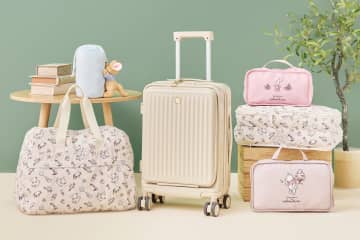 プーさんのトラベルグッズ「POOH TRAVEL」新登場！　スーツケースにネックピロー、ポータブルバッグなど