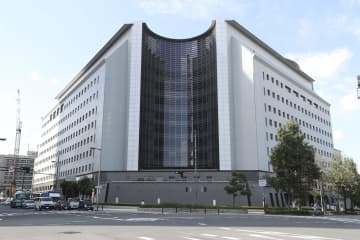 メダル装い金密輸未遂容疑　韓国から3.5キロ、8人摘発