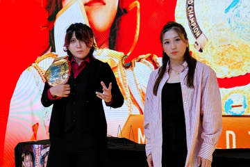 【マリーゴールド】青野「王者お疲れ様」、林下「お前が妬ましい」 マリーゴールドワールド王座戦、嫉妬と覚悟が渦巻く調印式