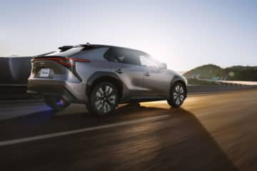 トヨタの電気自動車『bZ4X』が一部改良。一充電走行距離が3割増の746kmに