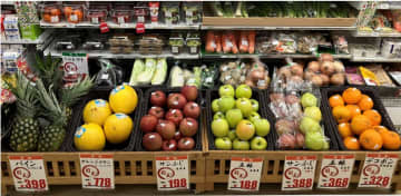 セブン-イレブン、北海道内の店舗で野菜・果物の取り扱いを拡大