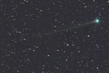 二つの明るい彗星が今月地球に接近　観測の方法を紹介