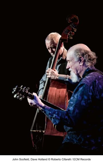 名ギタリスト、ジョン・スコフィールドとベースの巨匠デイヴ・ホランドによる初のデュオALリリース
