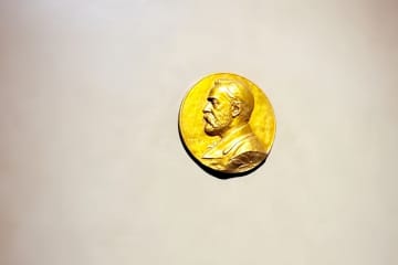 金属有機構造体で北川氏らにノーベル化学賞、中国メディア「産業化は中国が先行する可能性」