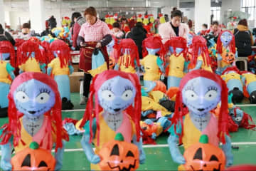 今年のハロウィーン商戦、トランプ関税が直撃　輸入負担増大、商品は値上がり