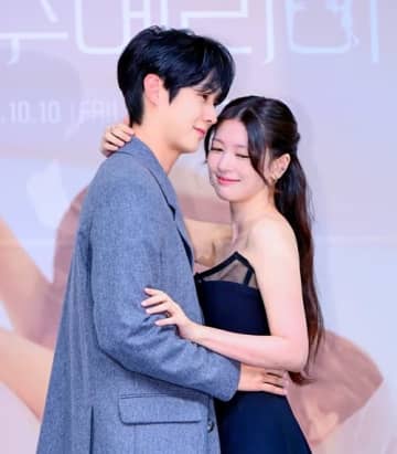 チェ・ウシク&チョン・ソミン、“息ぴったり”の相性披露！ドラマ『私と結婚してくれますか？』制作発表会に登場