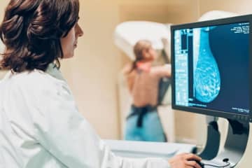 マンモグラフィーの初回検査を受けない女性、乳がんによる長期的な死亡リスクが４０％増　新研究