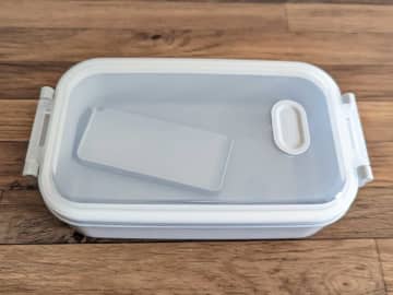 ふたをしたままレンチンできる！ダイソーの「お弁当箱」が便利♪