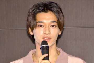 朝ドラ話題の25歳イケメン俳優　激変の短髪ヘアにネット騒然、松本怜生に「何してもイケメンすぎ」「綺麗な顔が全開」