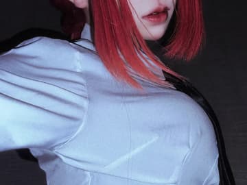 キャラが劇場から飛び出した？　話題の映画『チェンソーマン』のコスプレ姿に「妖艶だ…」