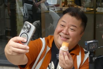 ブラマヨ小杉のスイーツ専門バラエティ『その男、糖分過多につき』3週連続放送　スイーツ大好きイケオジと関西の注目店を巡る