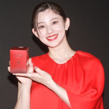 朝比奈彩「ありがたい」プロのメイクが使用するコスメをメモ！気になるベースメイクアイテム