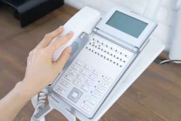 「電話が怖くて15分もためらってしまう...」どうしたら“電話恐怖症”を克服できる？ 20代会社員の切実な悩みにアドバイス続々