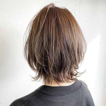 「ずっと同じ髪型」な40・50代へ → マネして即今っぽ！【ウルフヘア】試してみてーッ♡
