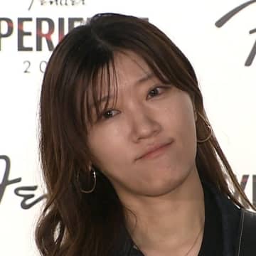ヒコロヒー、ギターパフォーマンスを披露　「同世代の女たちがいたので･･･」　独学の思い出明かす