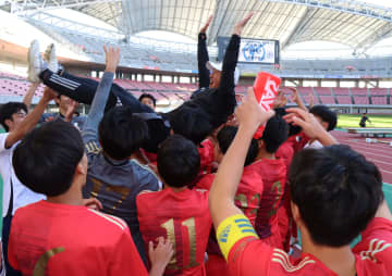 前回王者の新潟明訓が初戦　きょう3回戦