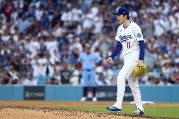 一体、何が起きた…！？ 佐々木朗希、投球中に“異常事態”「すげえ」「すごい音だな」球場全体が異様な雰囲気になる「守護神確定やん」
