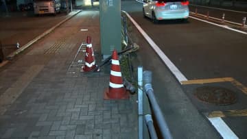 乗用車が歩道を乗り越え飲食店に突っ込む…けが人なし　神奈川・相模原市