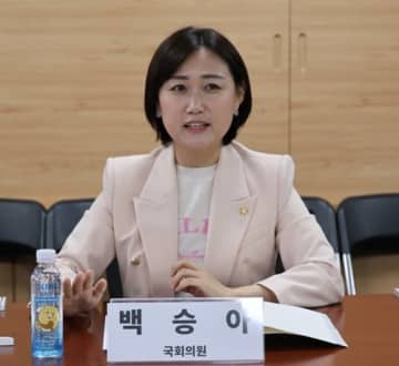生徒からは脅迫、保護者からはクレーム…死人が出るほど過酷な韓国の教師、業務時間がOECD加盟国最多に