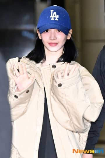 【PHOTO】aespaのKARINA＆WINTER、アリーナツアーのため日本へ出国（動画あり）