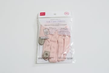 ダイソーで過去最高作キタ～！「毎年買うけどこれは断トツで良い！」操作性抜群なケア用手袋