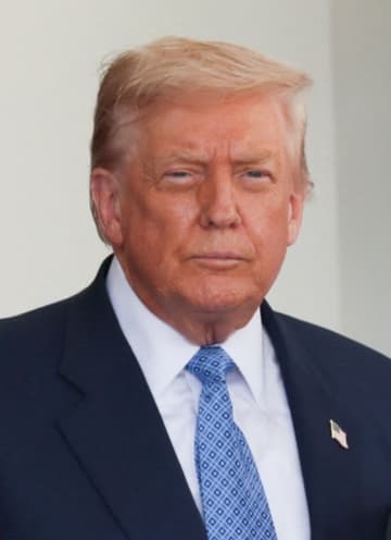 トランプ大統領「並外れて健康」　職務遂行に太鼓判、健康診断公表