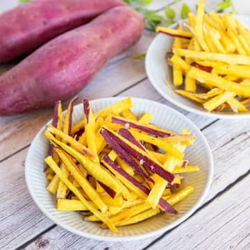【さつまいも1本で超ウマいやつ出来た】「カリポリ食感がたまらない」「うっかりつまみ食いでほぼ無くなった」絶対ハマるおやつレシピ