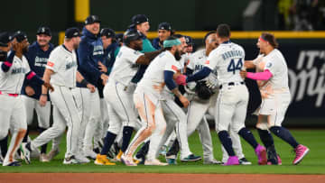 【MLB】マリナーズ延長15回の死闘制し地区S突破　延長後4度目のチャンスでサヨナラタイムリー　イチロー氏在籍以来24年ぶりALCS進出