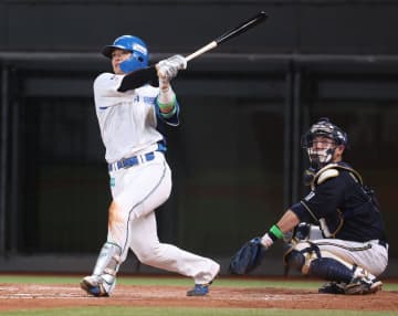 【パＣＳ】郡司裕也が本拠地・エスコンフィールドで〝開幕１号〟放つ！「４番のゲッツーをカバーしました」