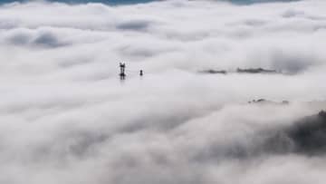 雲海を照らす壮麗な朝日　中国安徽省池州市