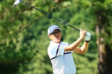 山下和宏が首位発進 賞金ランク2位の岩本高志は19位／国内シニア