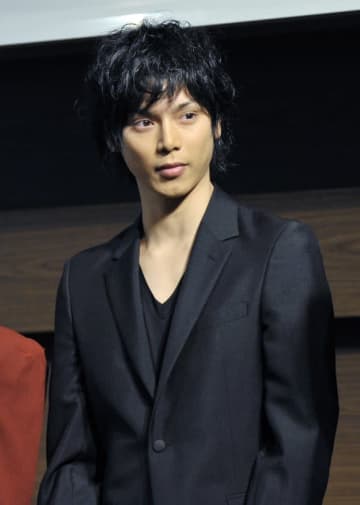 水嶋ヒロ、娘との2ショット公開→「大きくなりましたね」「奥様かと思いました」とSNSで大反響