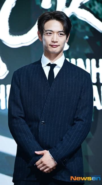 SHINee ミンホ、激安ビュッフェで食事＆バス移動も…親しみやすい日常を公開