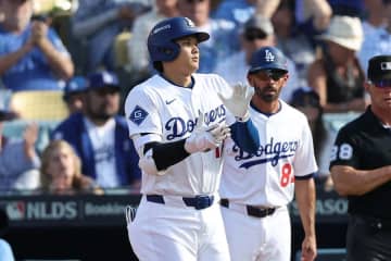 ド軍劇勝の瞬間、大谷翔平が真っ先に抱きついた相手　ファン見逃さず「私の推したち」「すぐ…」